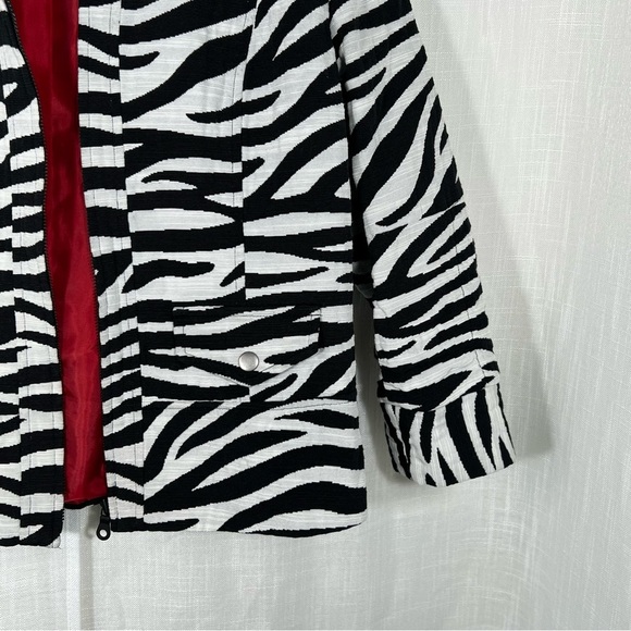 Chico’s Animal Print Zip Up Jacket - Picture 6 of 9